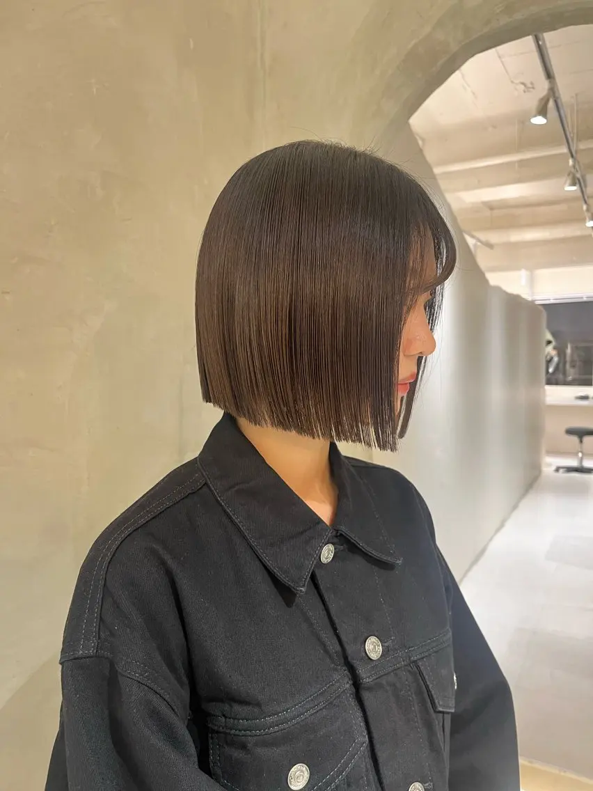 ミディアム カット トリートメント 切りっぱなしボブ/ 艶カラー/綾莉のヘアスタイル