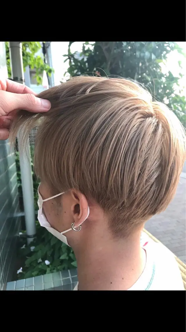 【メンズの流行りの髪色をやるならコレ🥰】メンズカット✂️ダブルカラー(ブリーチ1回+全体カラー)🌈 トリートメント✨の写真