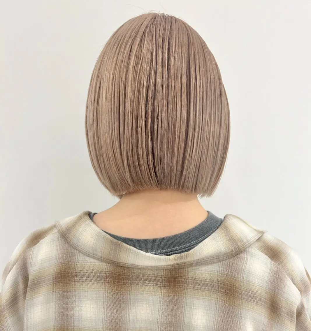 ショート カラー ベージュカラー ボブ カット ヘアカラー トリートメント ハイトーン/ブリーチ 似合せカット/パーマのヘアスタイル