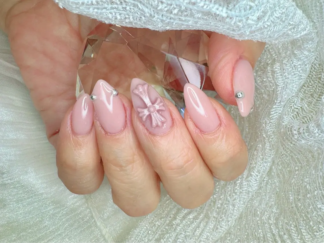 期間限定💅モデルメニュー トレンドのクロムネイル(オフなし)の写真