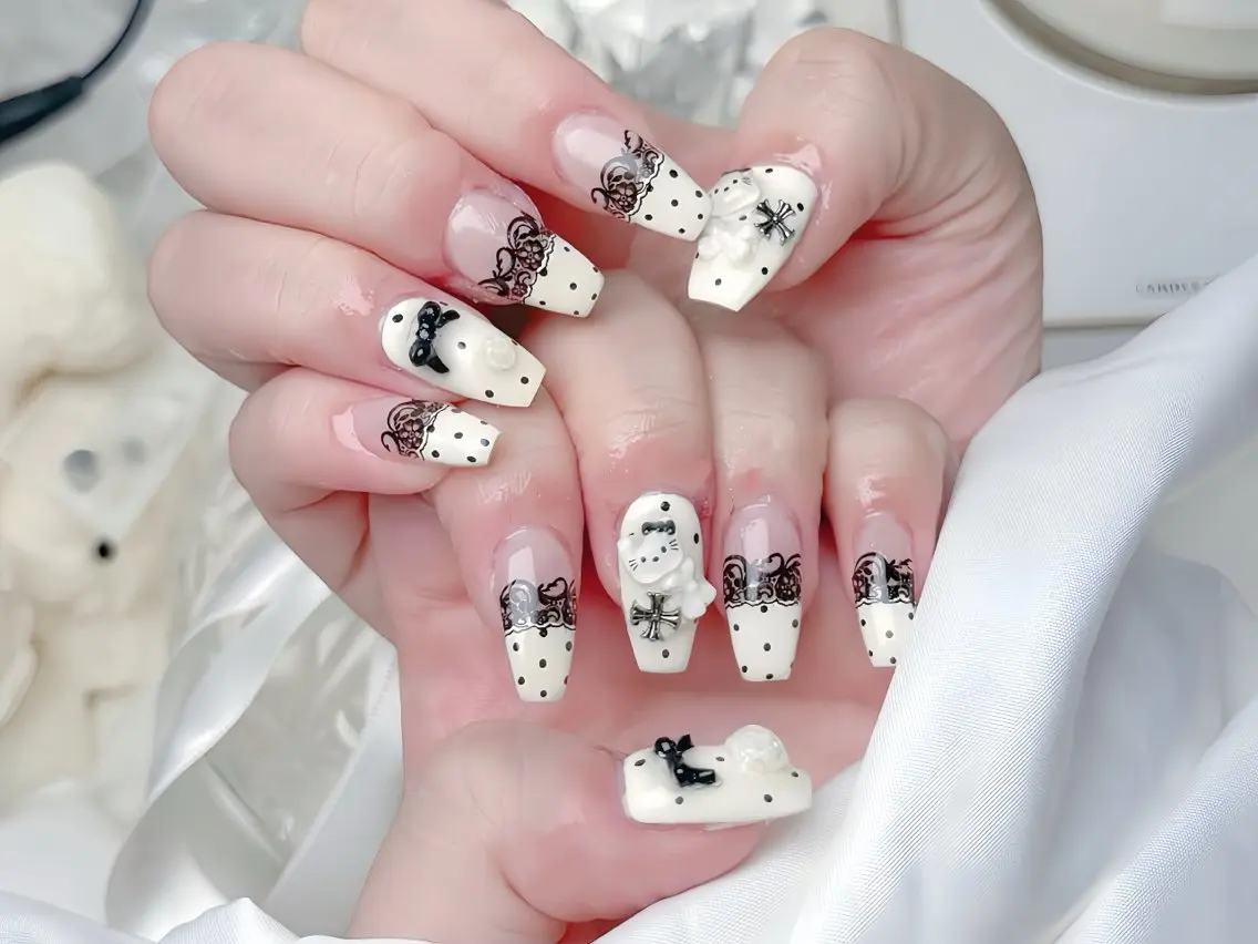 ネイル オーロラネイル チークネイル 桜ネイル クリアネイル ドット ハンドネイル Rin Nail Shinokuboのネイルデザイン