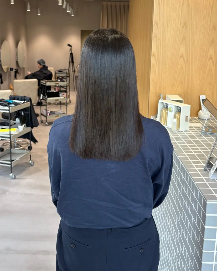 ミディアム 縮毛矯正 井山 葵のヘアスタイル