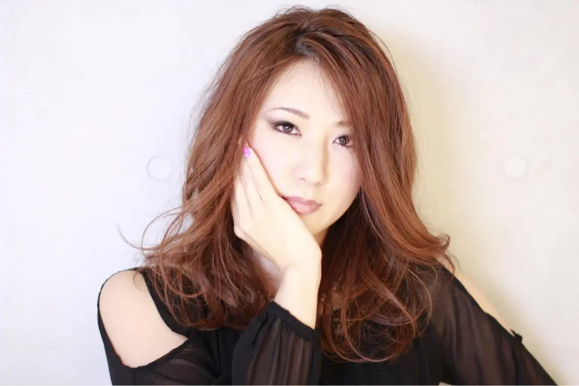 セミロング カット ヘアカラー 高橋 葵のヘアスタイル