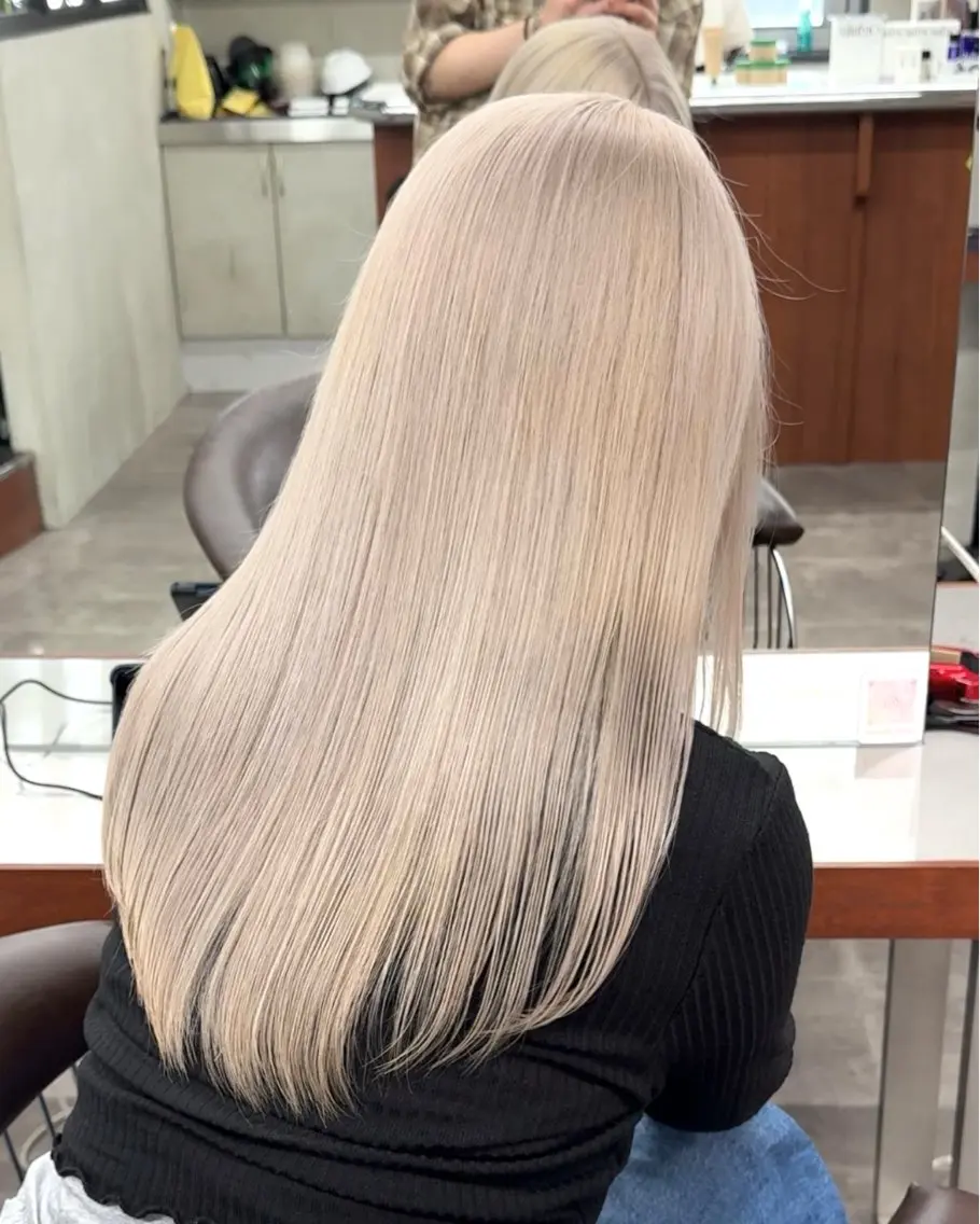 ロング カラー アッシュ ベージュカラー ブリーチ ケアブリーチ ダブルカラー カット ヘアカラー トリートメント ブリーチ ハイトーン 特化🌈フジタハルキのヘアスタイル