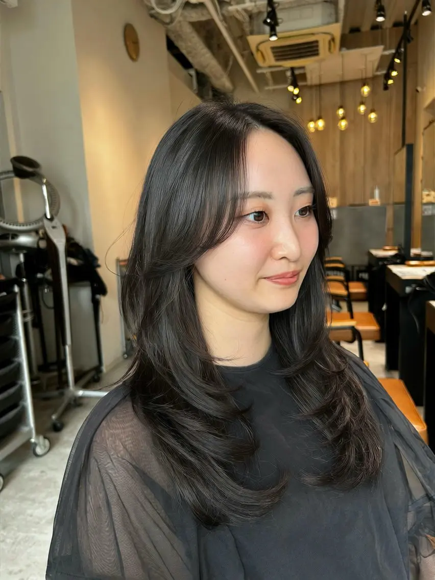 ロング カット 広瀬 帆々乃のヘアスタイル