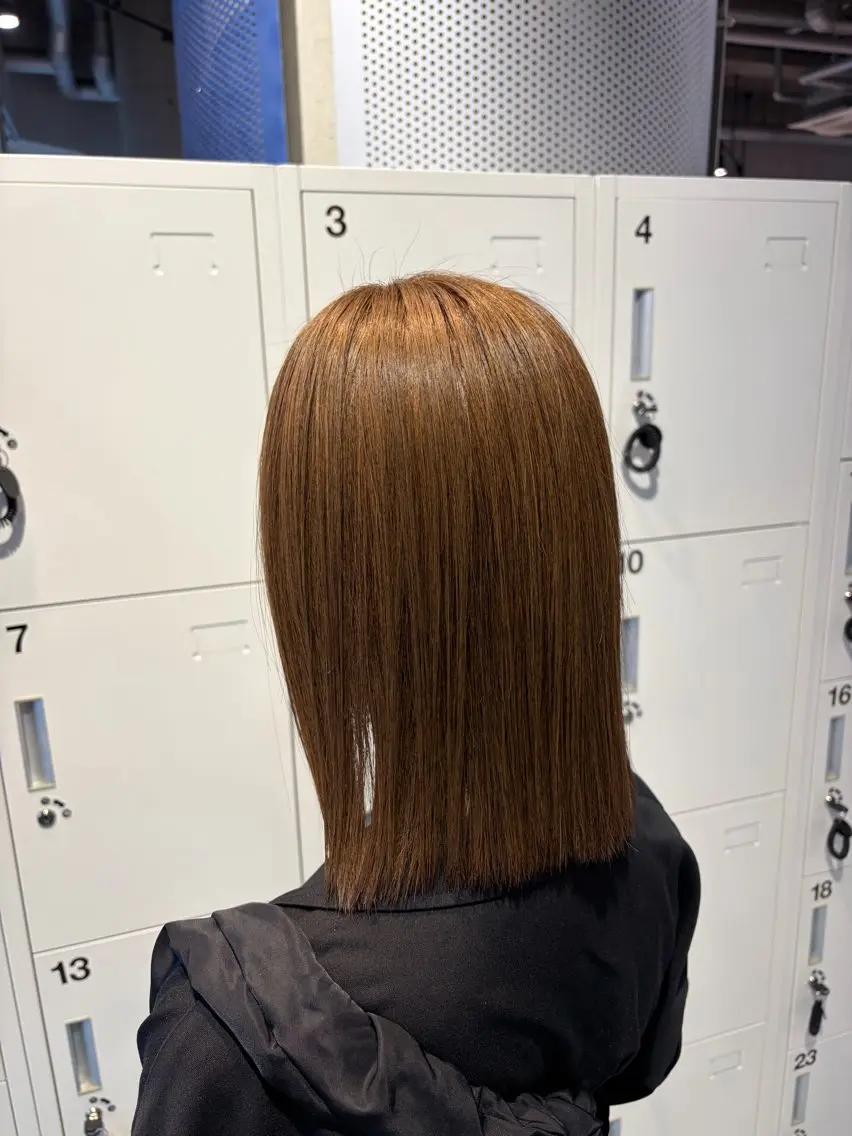 ミディアム カラー カット 縮毛矯正 小林 愛花のヘアスタイル
