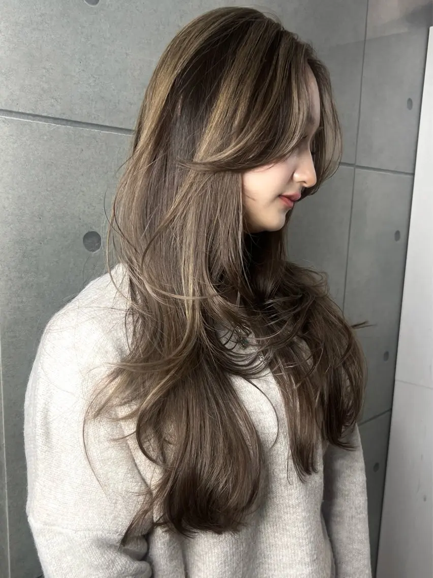 ロング カラー カット ヘアカラー misato 🤍のヘアスタイル