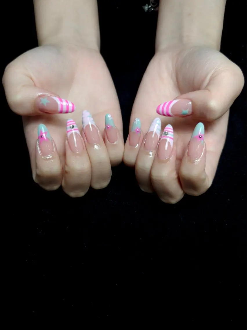 ネイル ハンドネイル ongles chicのネイルデザイン