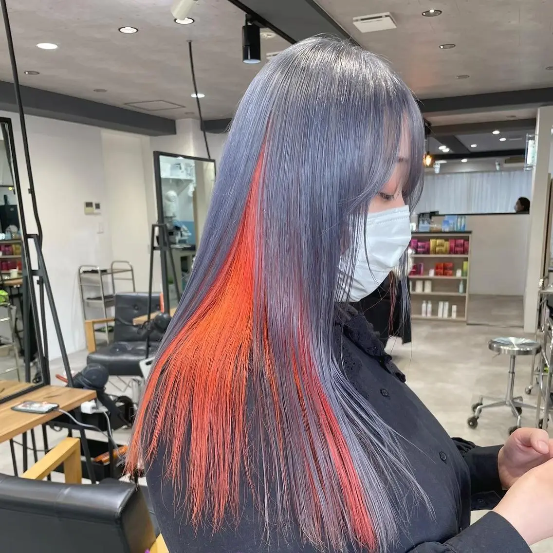 ロング カラー 透明感カラー ハイライトカラー オレンジ ハイライト ロング 艶髪ハイトーン✨ 🩷AMI🩷のヘアスタイル
