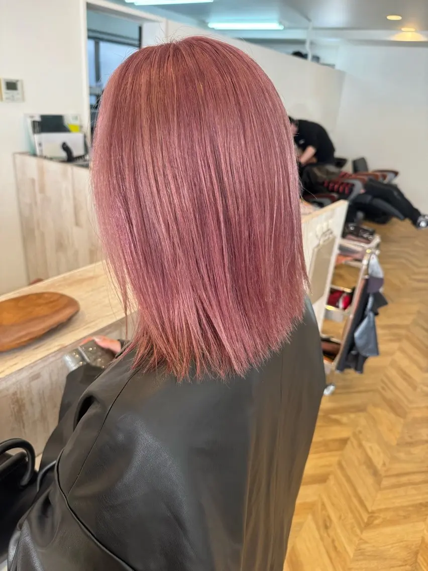ミディアム カラー ラベンダーカラー ピンクカラー ピンクラベンダー カット ヘアカラー トリートメント ブリーチ特化 梅田本多翔のヘアスタイル