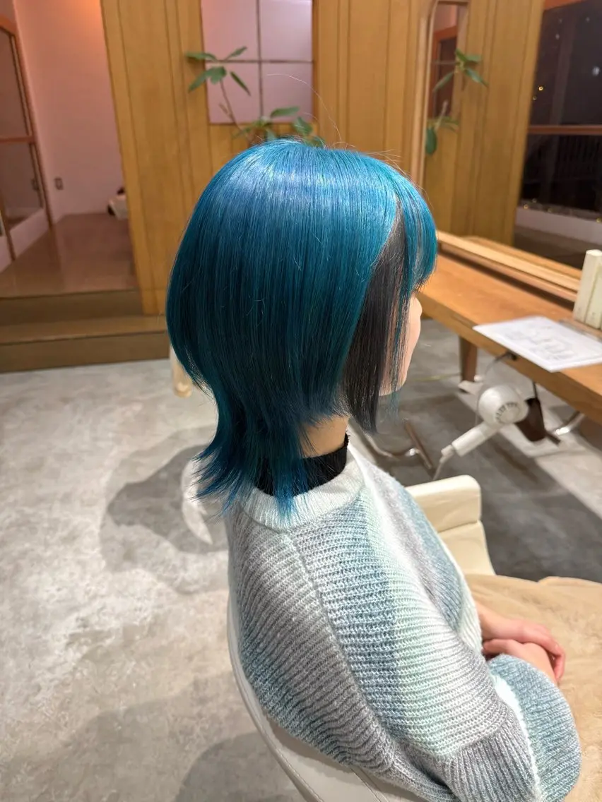 セミロング カラー ミストバング ブルーカラー  フェイスフレーミング ウルフカット カット ヘアカラー WATANABE MISAKIのヘアスタイル