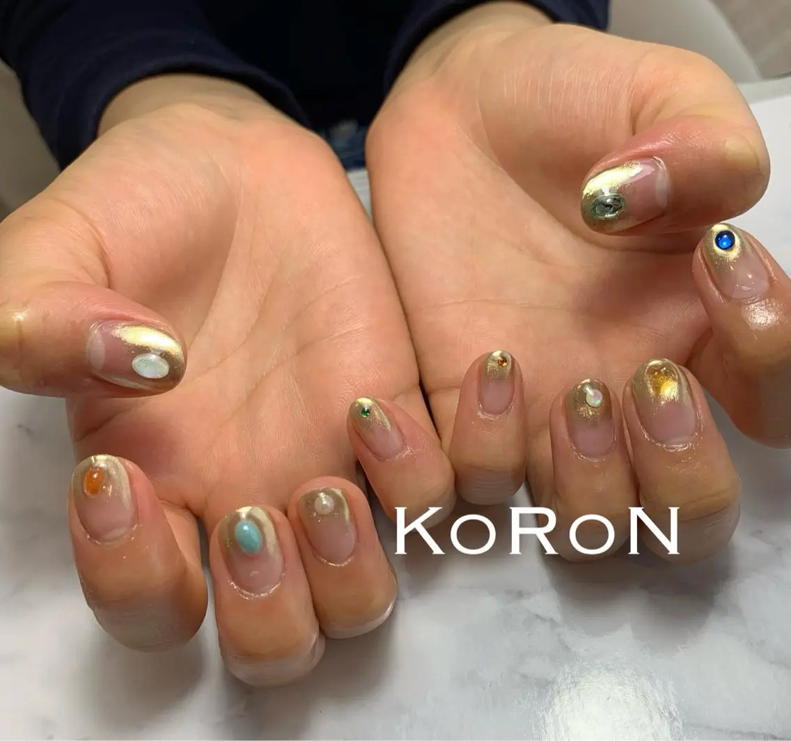 ネイル ゴールド ミラーネイル 自宅サロン鎌倉 KORONのネイルデザイン