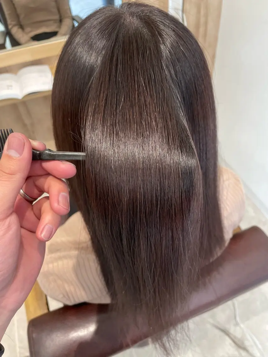 セミロング カット 縮毛矯正 トリートメント 髪質改善 Homieのヘアスタイル