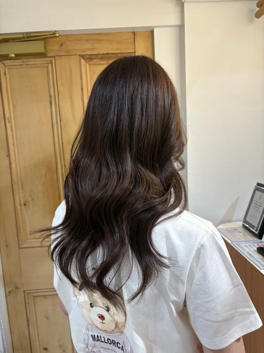 ロング ヘアカラー Hana🌼 /池袋/透明感カラーのヘアスタイル