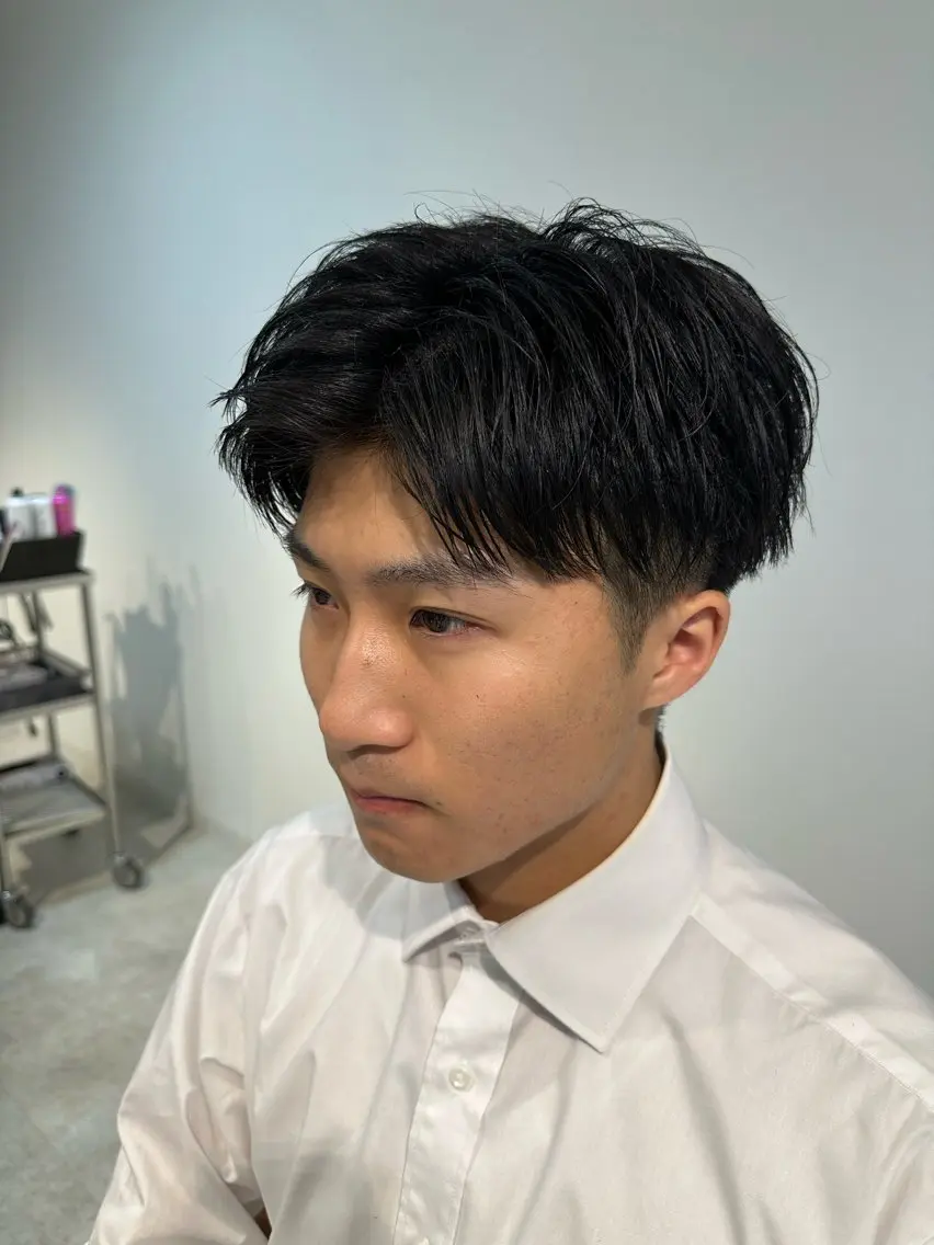 ショート メンズ センターパート メンズパーマ特化/ シャドウ/波巻/陸翔のヘアスタイル
