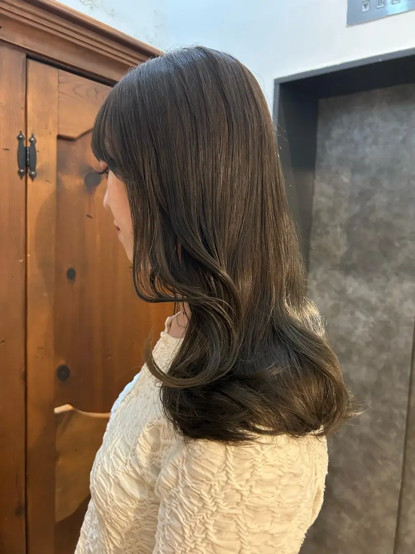 ロング カラー ベージュカラー ブリーチ ブラウンカラー 透明感カラー グレージュ カット ヘアカラー トリートメント ブラウンカラー 🦔🪷なりたりみのヘアスタイル