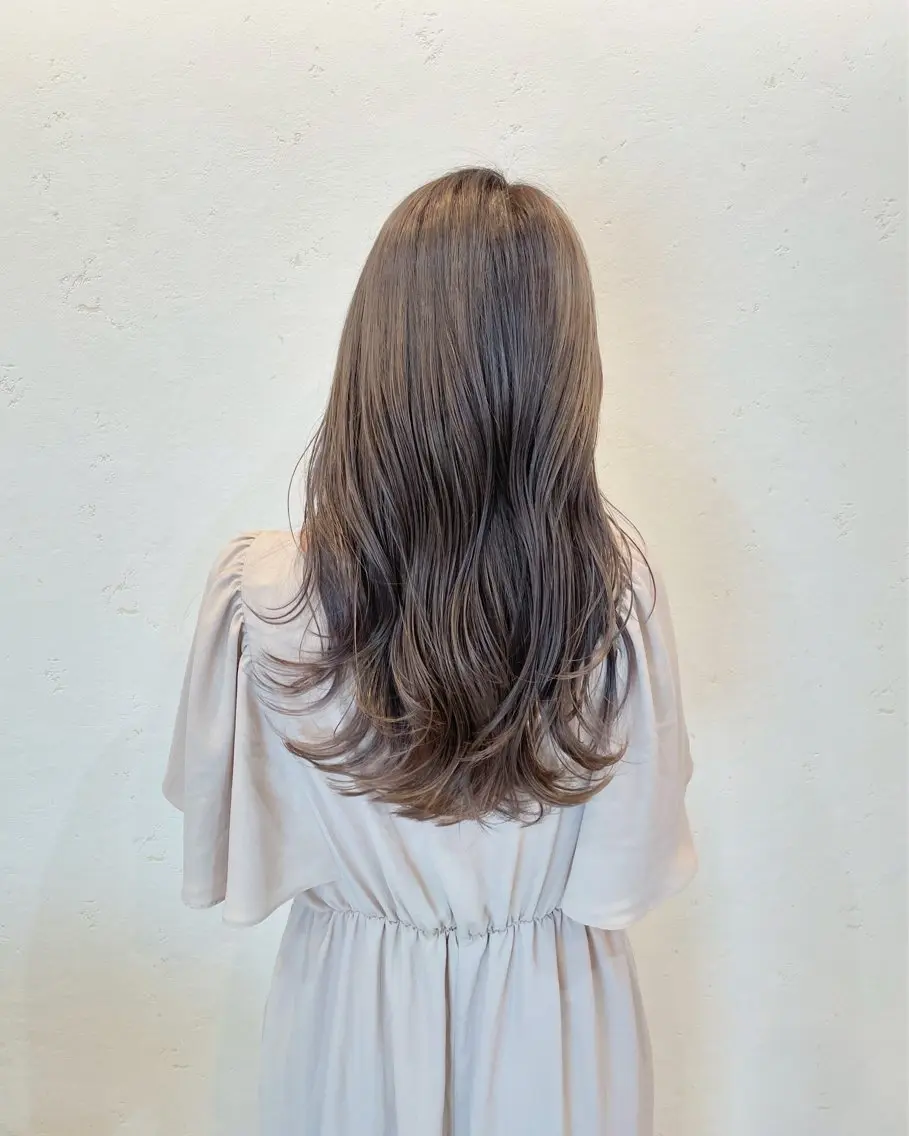 ミディアム カラー グレージュ ニュアンスカラー🫧 加納のヘアスタイル