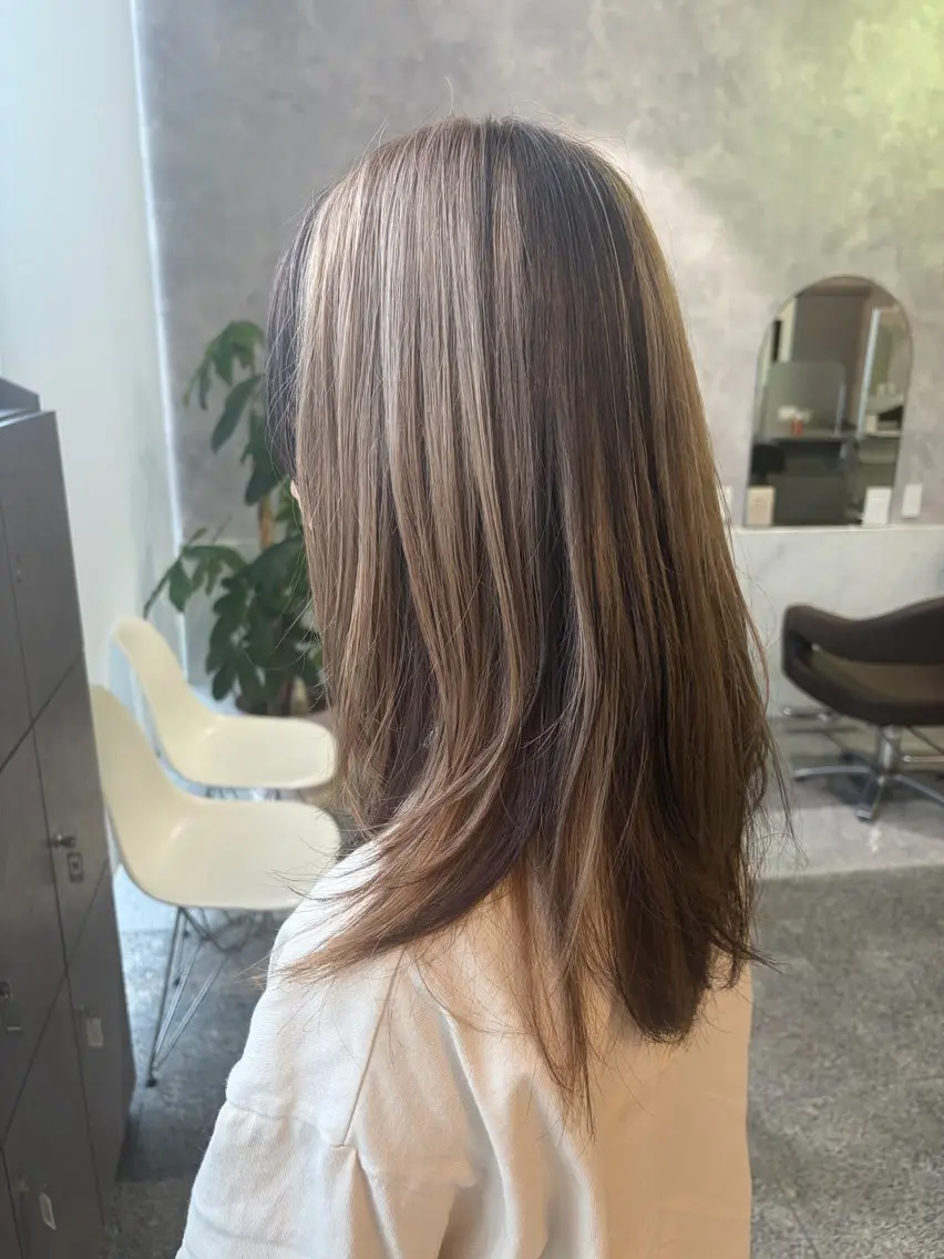 セミロング レイヤーカット カット ヘアカラー トリートメント Oopsレイヤー 加藤澄都のヘアスタイル