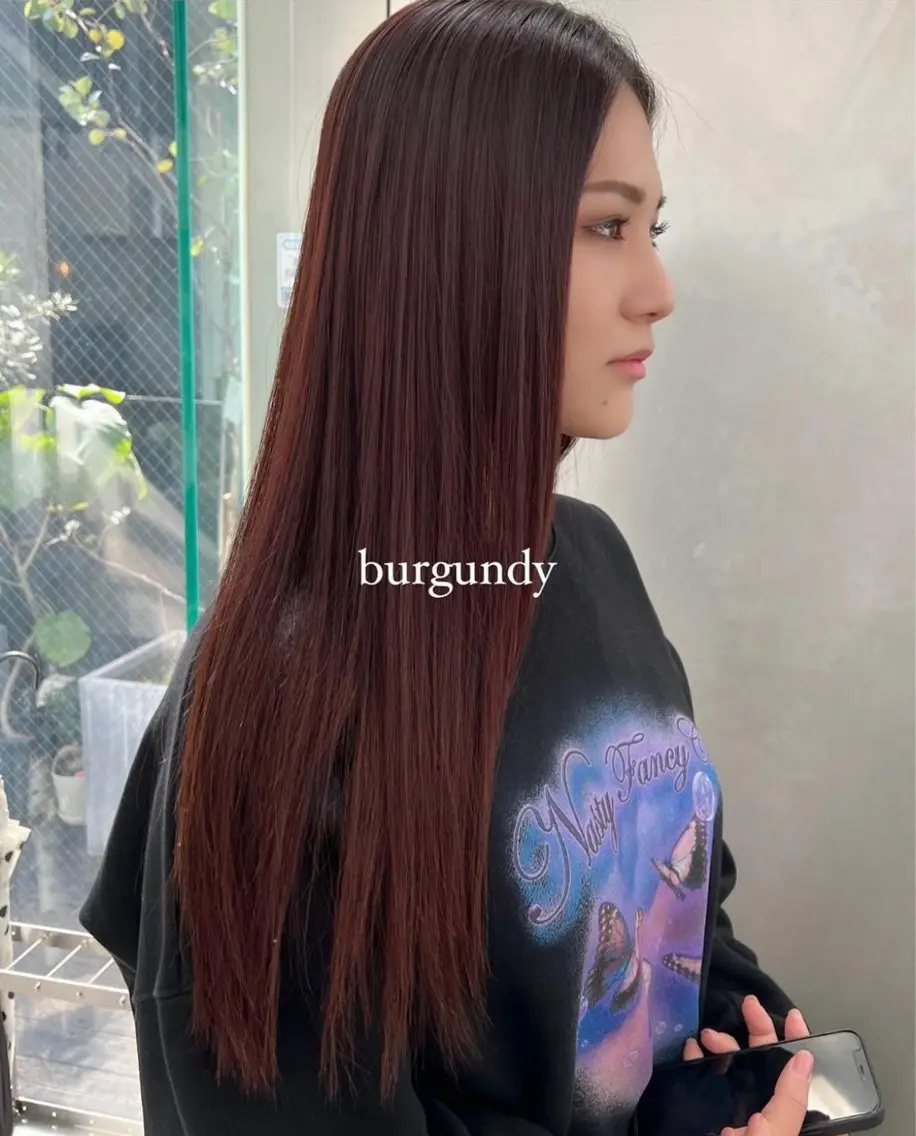 ロング カラー ブリーチ ブリーチなしカラー レッドカラー ロング カット ヘアカラー トリートメント CHERIEブリーチ ダブルカラー 天神のヘアスタイル