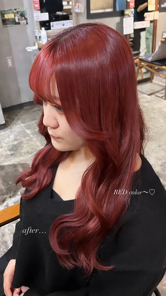 ロング カラー ヘアアレンジ レッドカラー 光本 杏のヘアスタイル