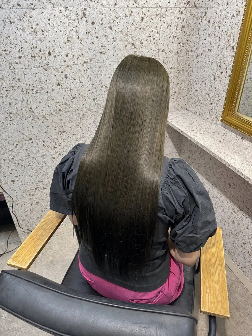 カラー 透明感カラー オリーブカラー ヘアカラー iwanaga lamのヘアスタイル