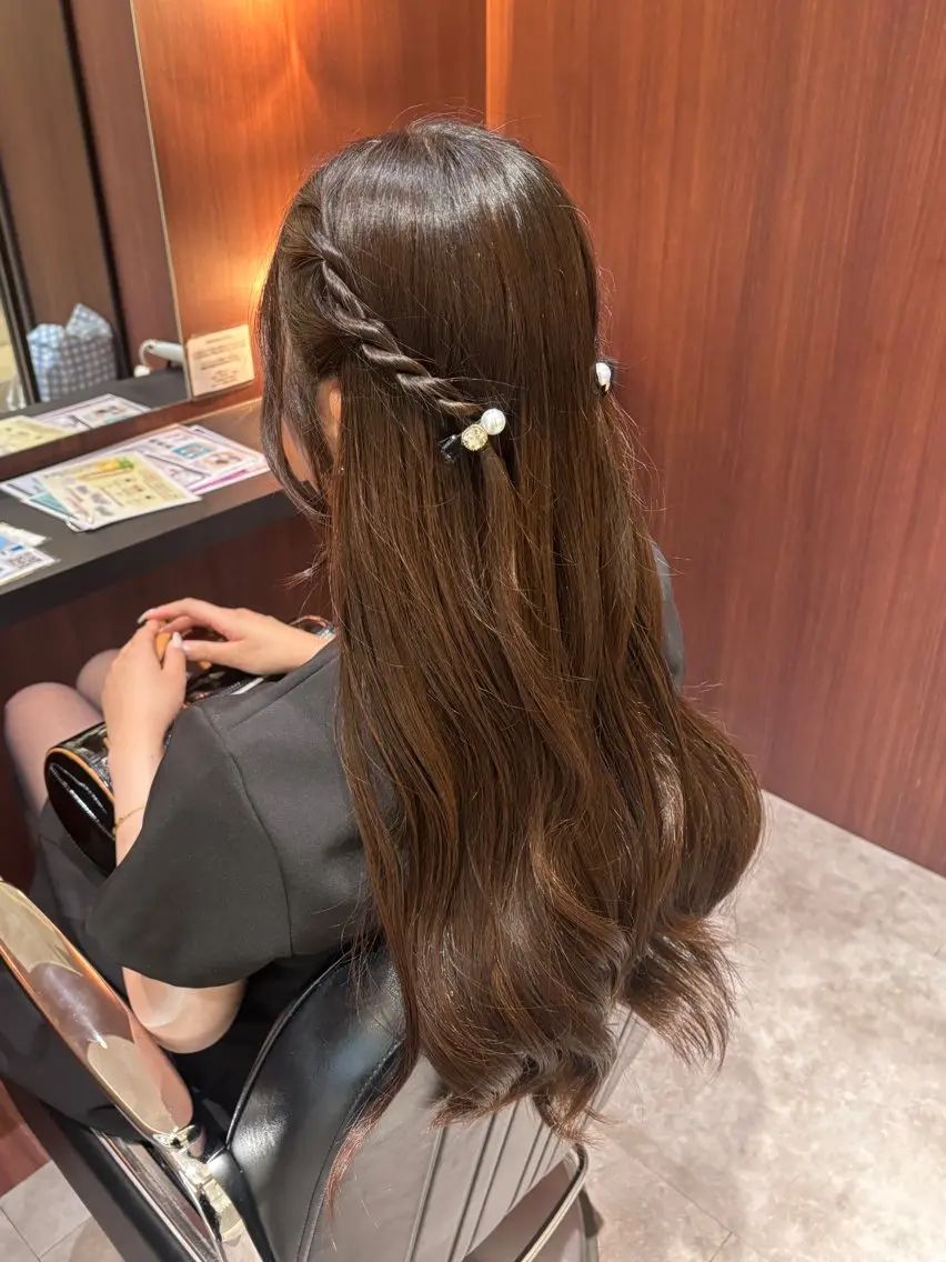 ロング ヘアアレンジ ハーフアップ ヘアセット ルナ ♬レイヤー/ブリーチのヘアスタイル