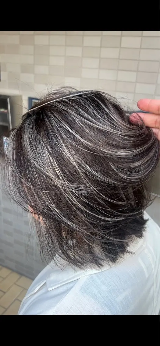 ミディアム カラー ブリーチ グレージュ ハイライトカラー ハイライト カット ヘアカラー トリートメント 原宿/ハイライト バレイヤージュ/大智のヘアスタイル