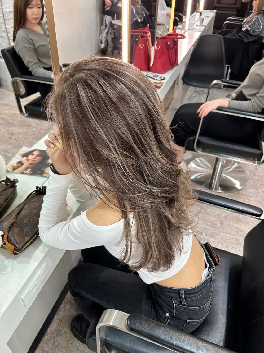 セミロング カラー カット ヘアカラー トリートメント レイヤーカット BLend 渋谷のヘアスタイル