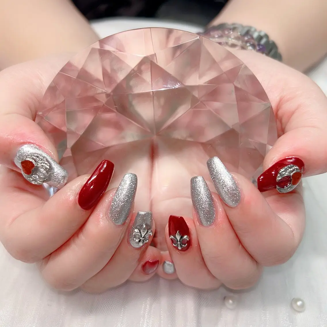 ネイル オーロラネイル ゴールド ニュアンスネイル 夏ネイル 黄色 ハンドネイル Cute Tips nailのネイルデザイン