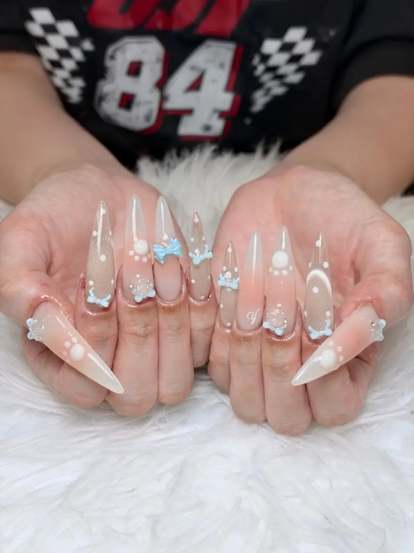 ネイル チークネイル ドット フレンチネイル グラデーション ハート ハンドネイル Julli NailStudioのネイルデザイン