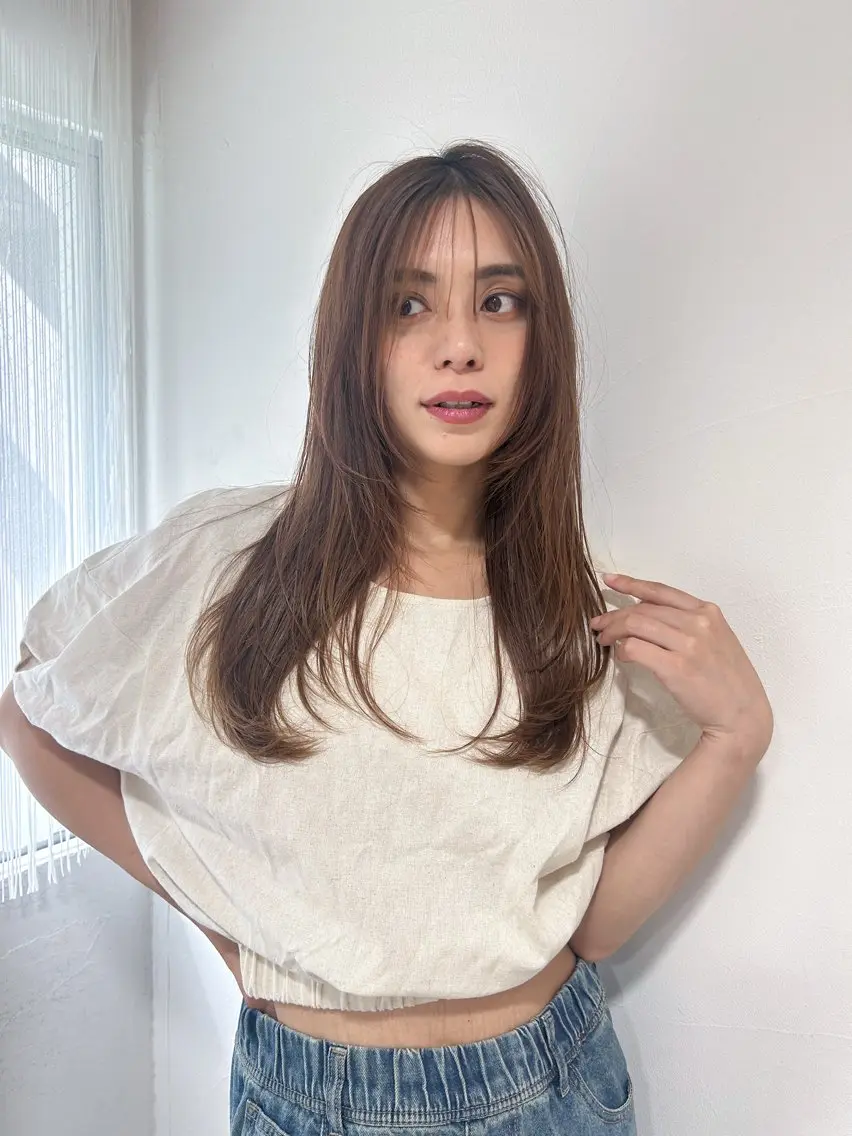 ロング 顔まわりレイヤー 顔周りカット レイヤーカット カット ヘアカラー トリートメント 幣 あや乃 /レイヤーカットのヘアスタイル