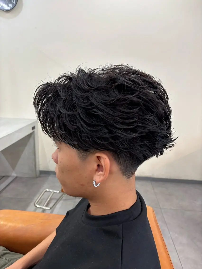 ショート パーマ メンズ フェザーパーマ メンズパーマ ショートヘア フェザーパーマメンズ ピンパーマ京都駅前のヘアスタイル