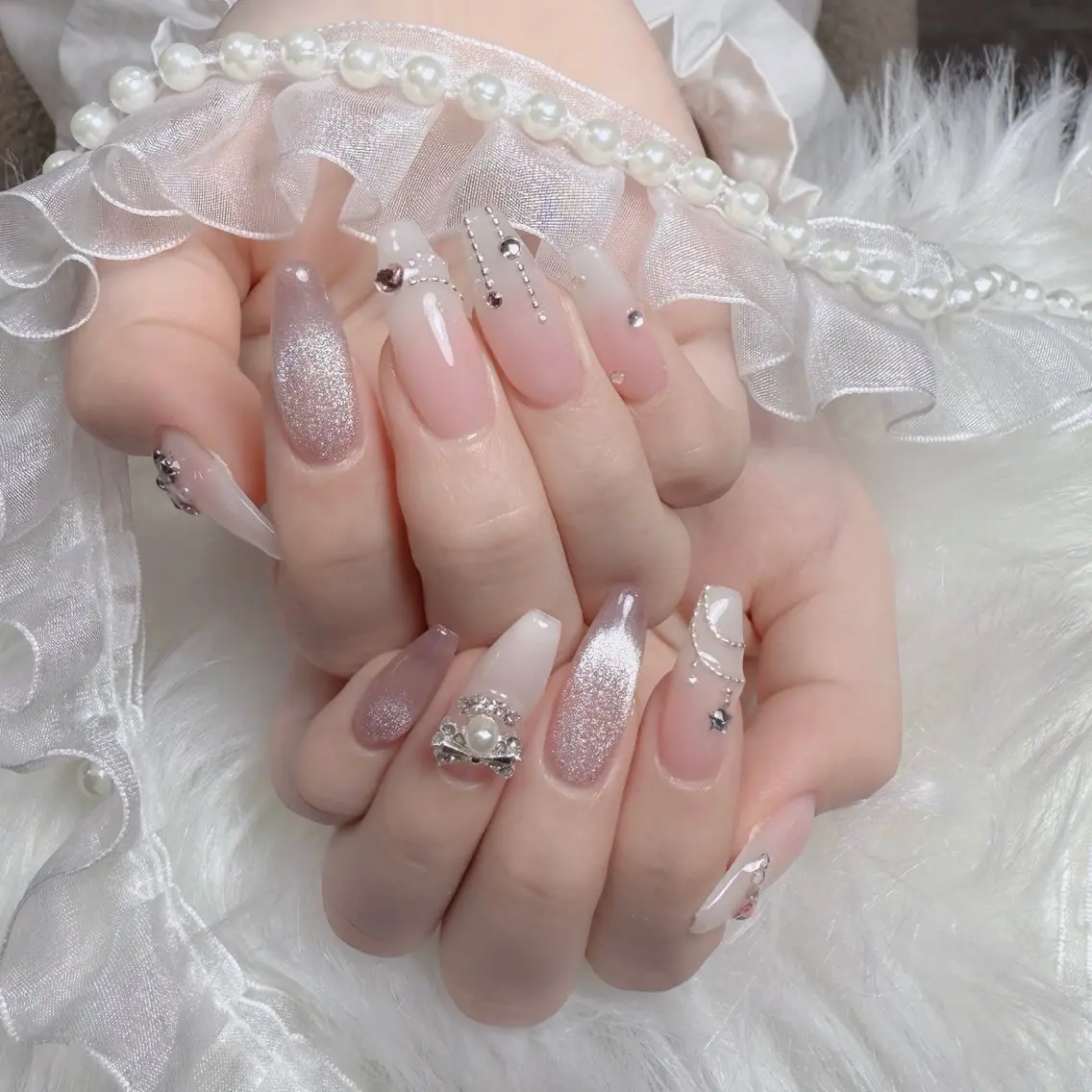 ネイル フレンチネイル ジェルネイル キラキラネイル 韓国ネイル マグネットネイル Julli NailStudioのネイルデザイン