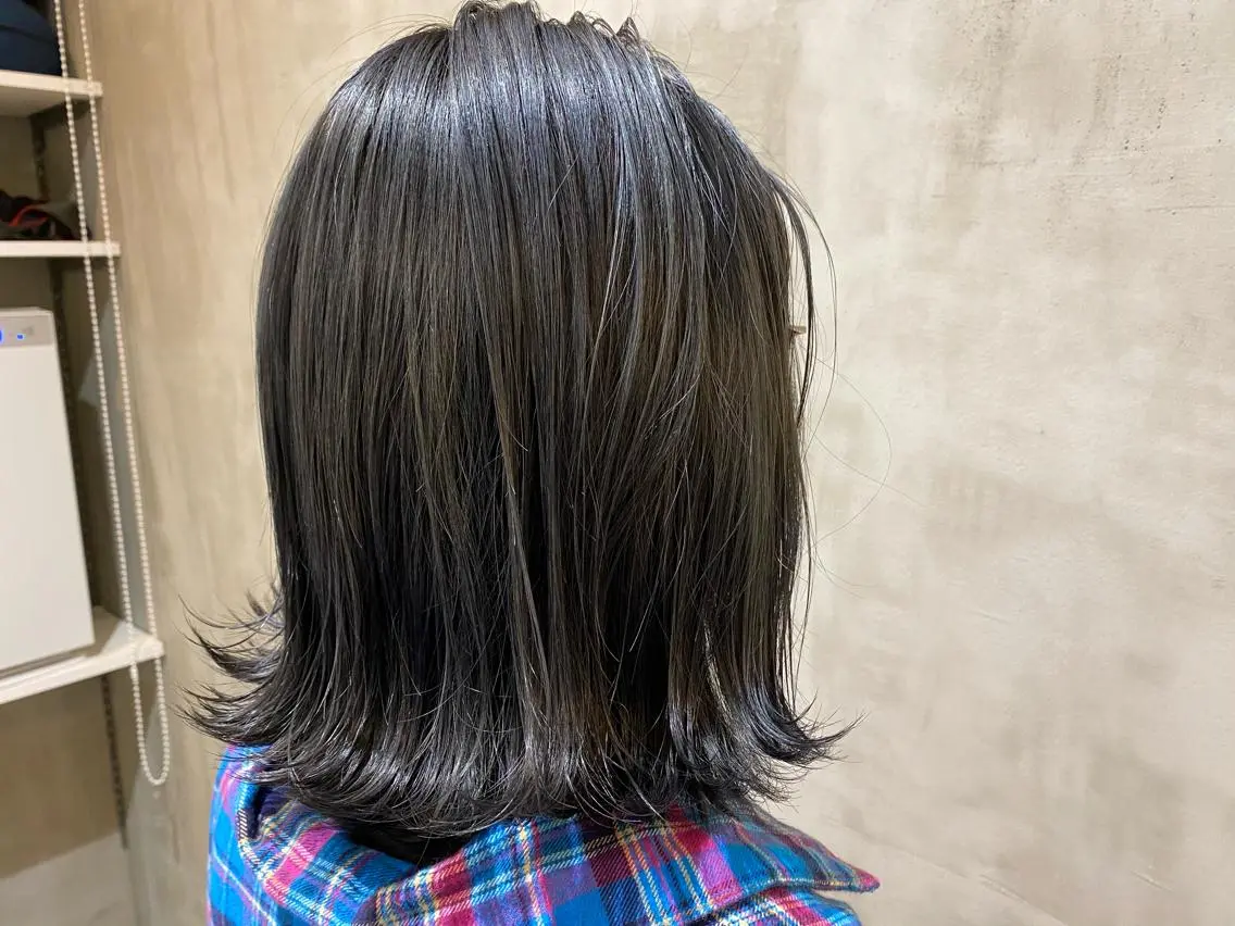 ミディアム カラー 鈴木 美紅のヘアスタイル