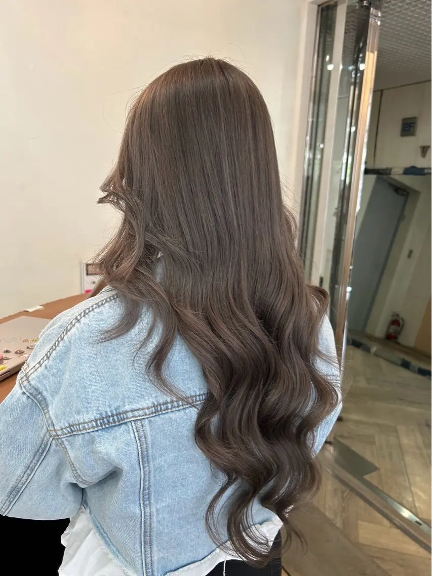 カラー ヘアカラー 遠藤 瑠夢佳のヘアスタイル