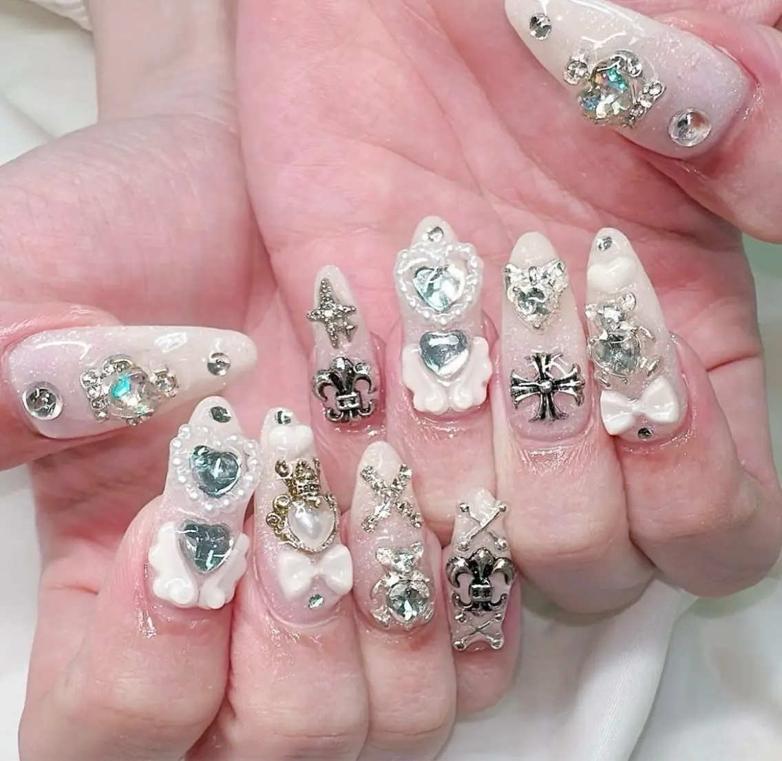 ネイル Cutil. Nail🌈のネイルデザイン
