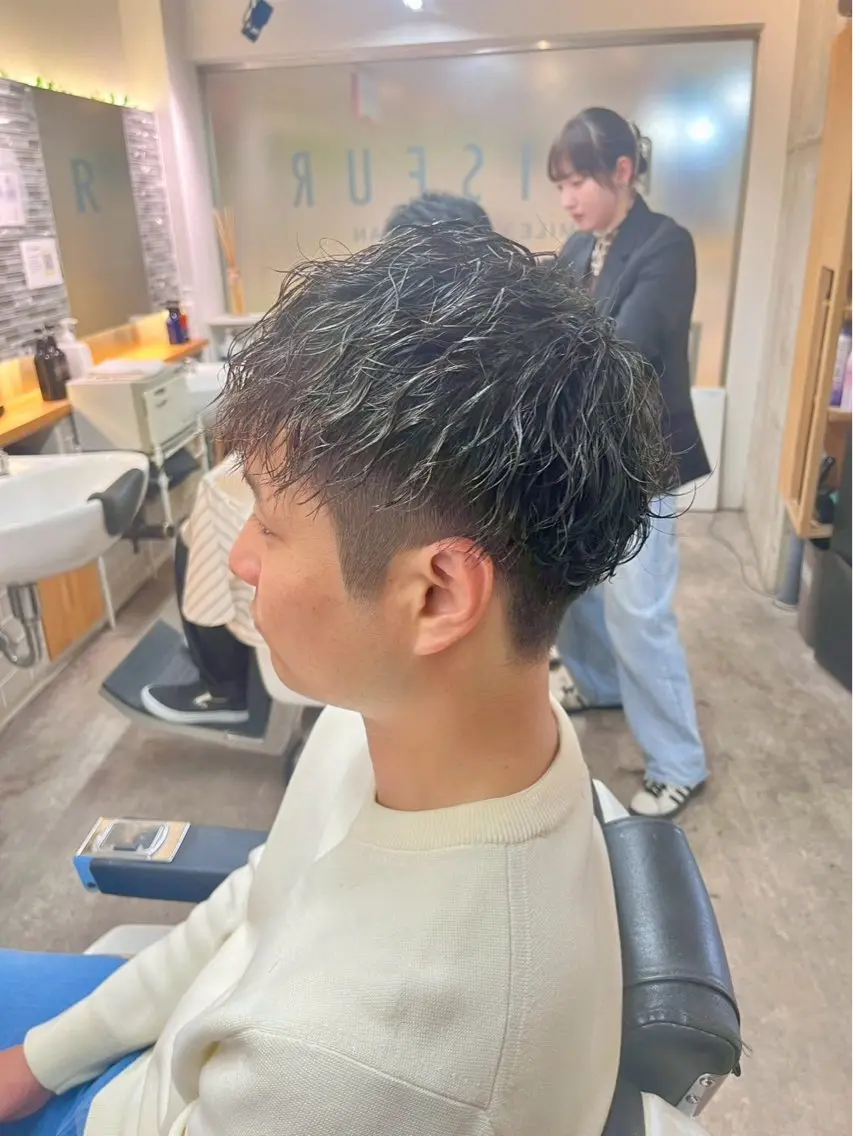 ショート パーマ メンズ 佐々木 優人のヘアスタイル