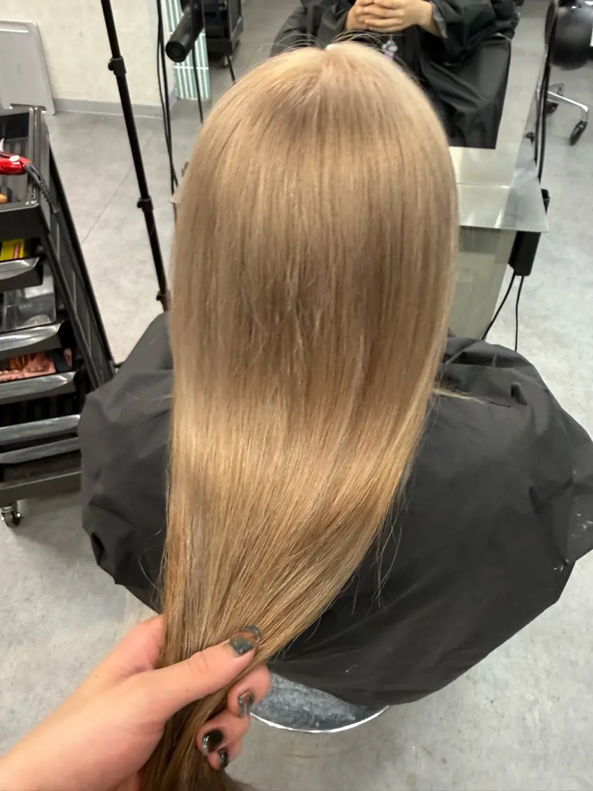 ロング カラー ベージュカラー ブリーチ ケアブリーチ オリーブベージュ ヘアカラー 暖色ハイトーン特化 ✨️シンジのヘアスタイル