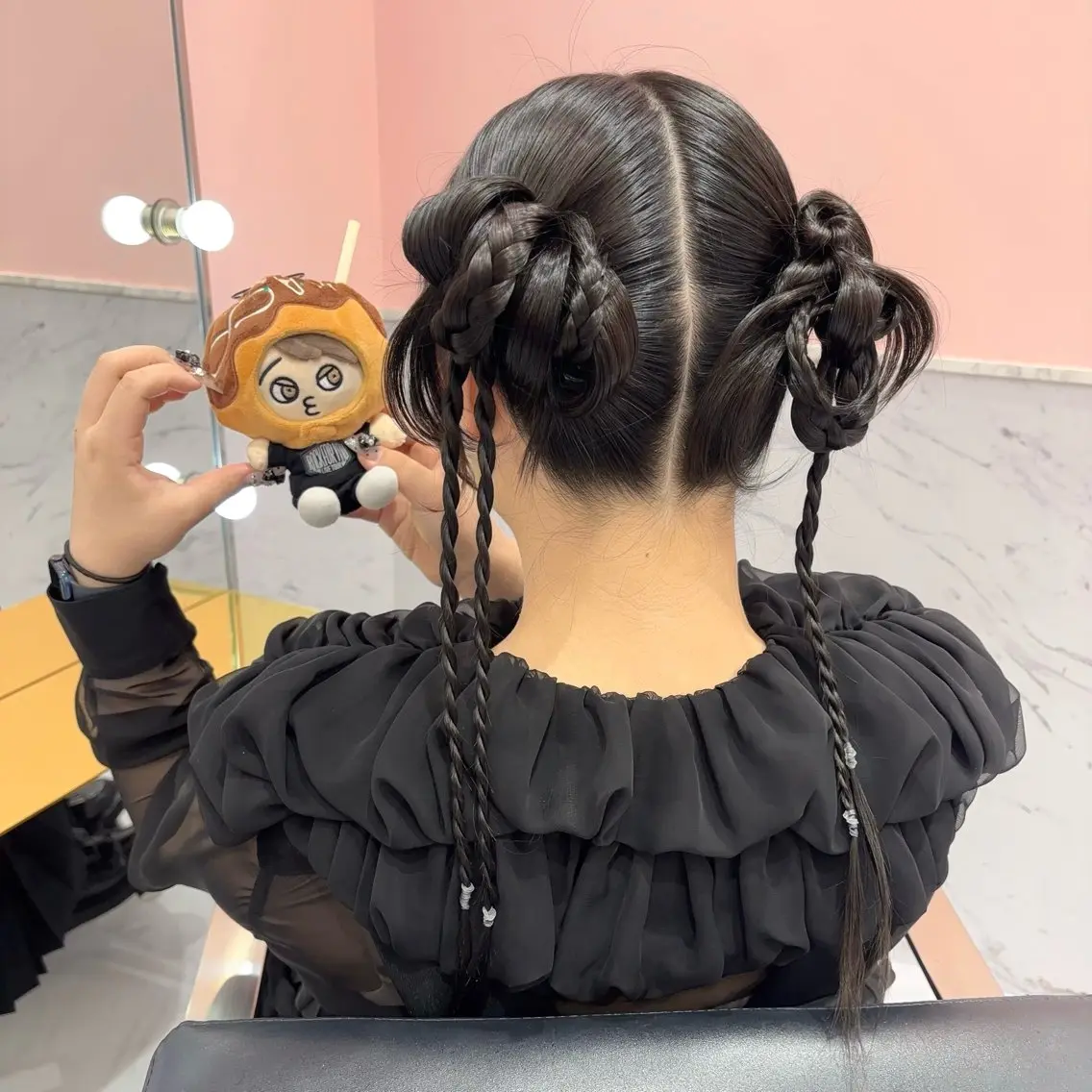 ヘアアレンジ LOUIS しおりのヘアスタイル
