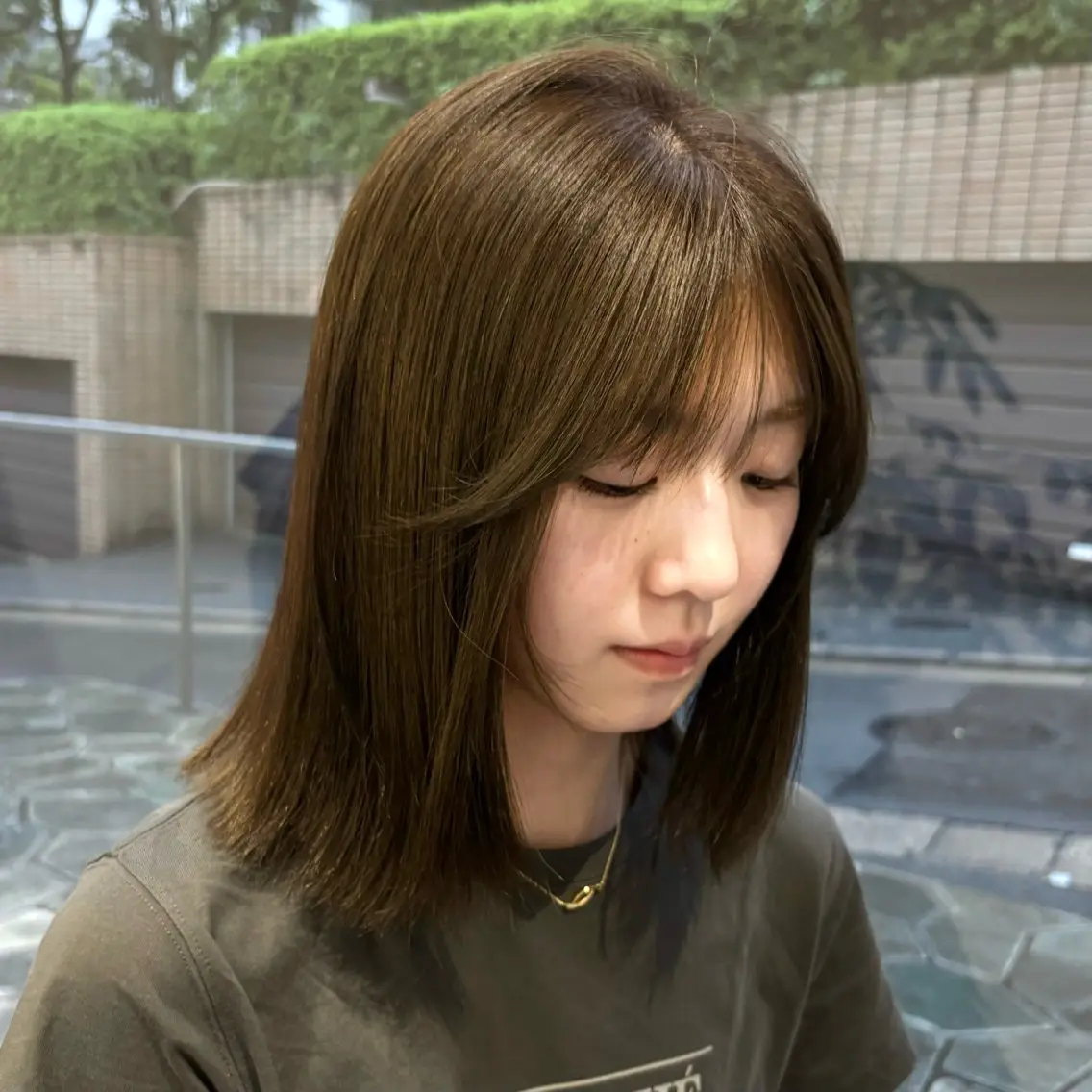 ミディアム カット ヘアカラー トリートメント 盛れる透明感カラー momokaのヘアスタイル