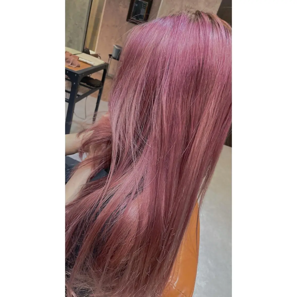ロング カラー ハイトーンカラー ピンクカラー ロング トリートメント カット トリートメント 齊藤 賢祐のヘアスタイル