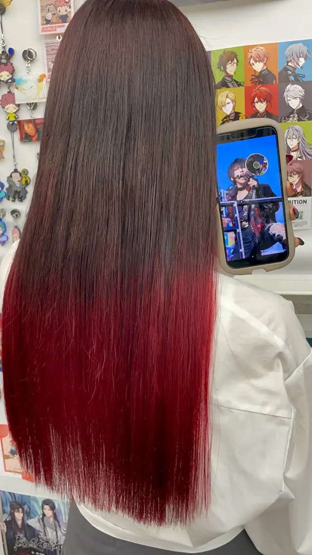 ロング カラー ヘアカラー インナーカラー 推し ブリーチ  髪質改善のヘアスタイル