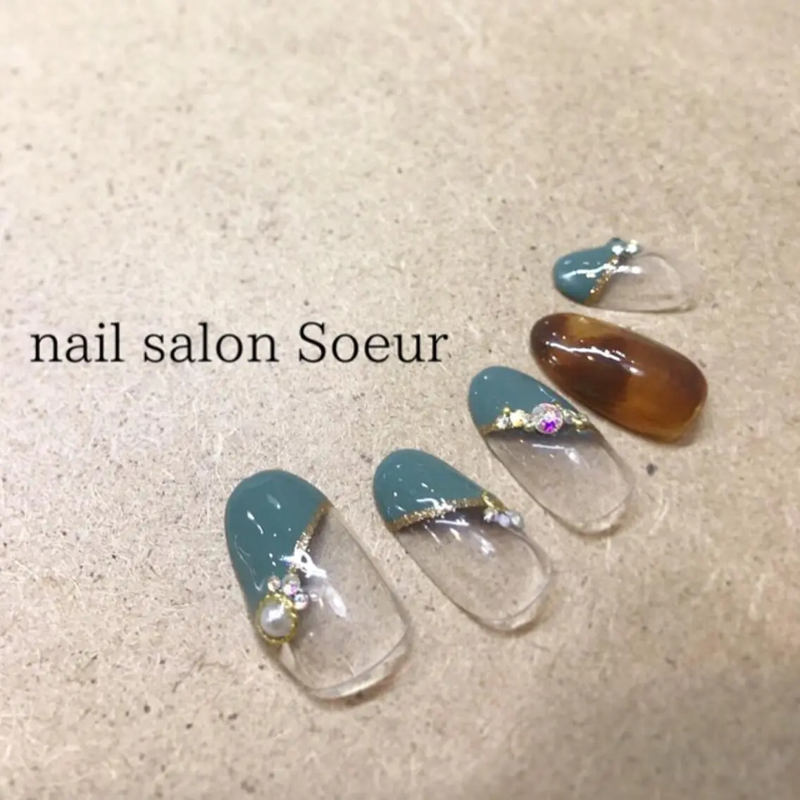 ネイル アニマル柄 アートネイル べっ甲ネイル フレンチネイル nail salon Soeurのネイルデザイン