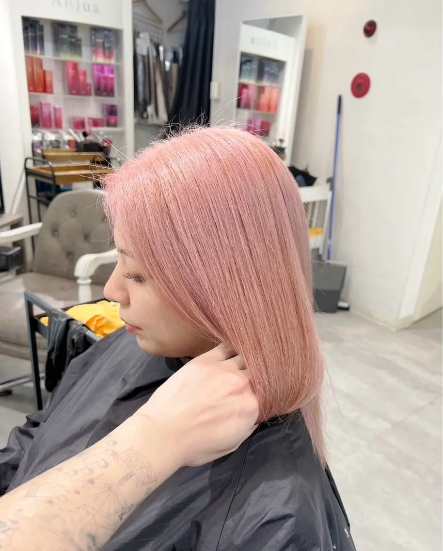ミディアム カラー ピンクカラー ホワイトピンク 指名数No.1 /NAOYAのヘアスタイル