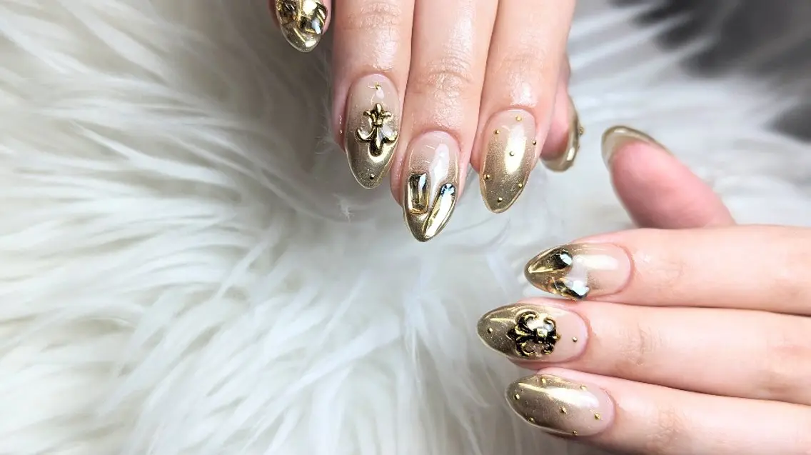 ネイル ゴールド Nail SIRANGANAのネイルデザイン