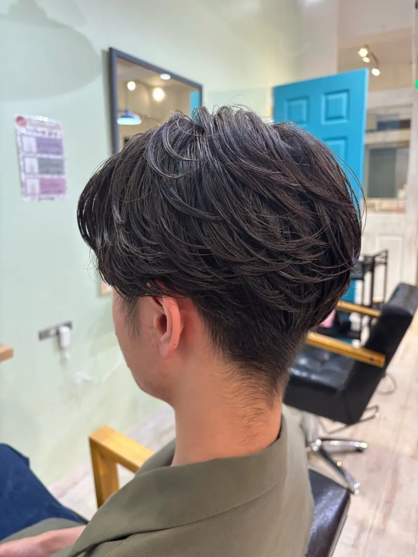 パーマ メンズ フェザーパーマ メンズパーマ カット パーマ 三嶋 陽友のヘアスタイル