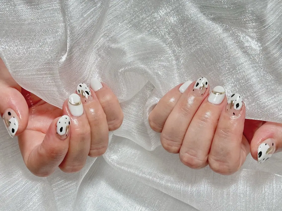 ネイル キラキラネイル マグネットネイル 持ち込み シンプルネイル ハンドネイル フットネイル ハンドケア TS. nails___のネイルデザイン