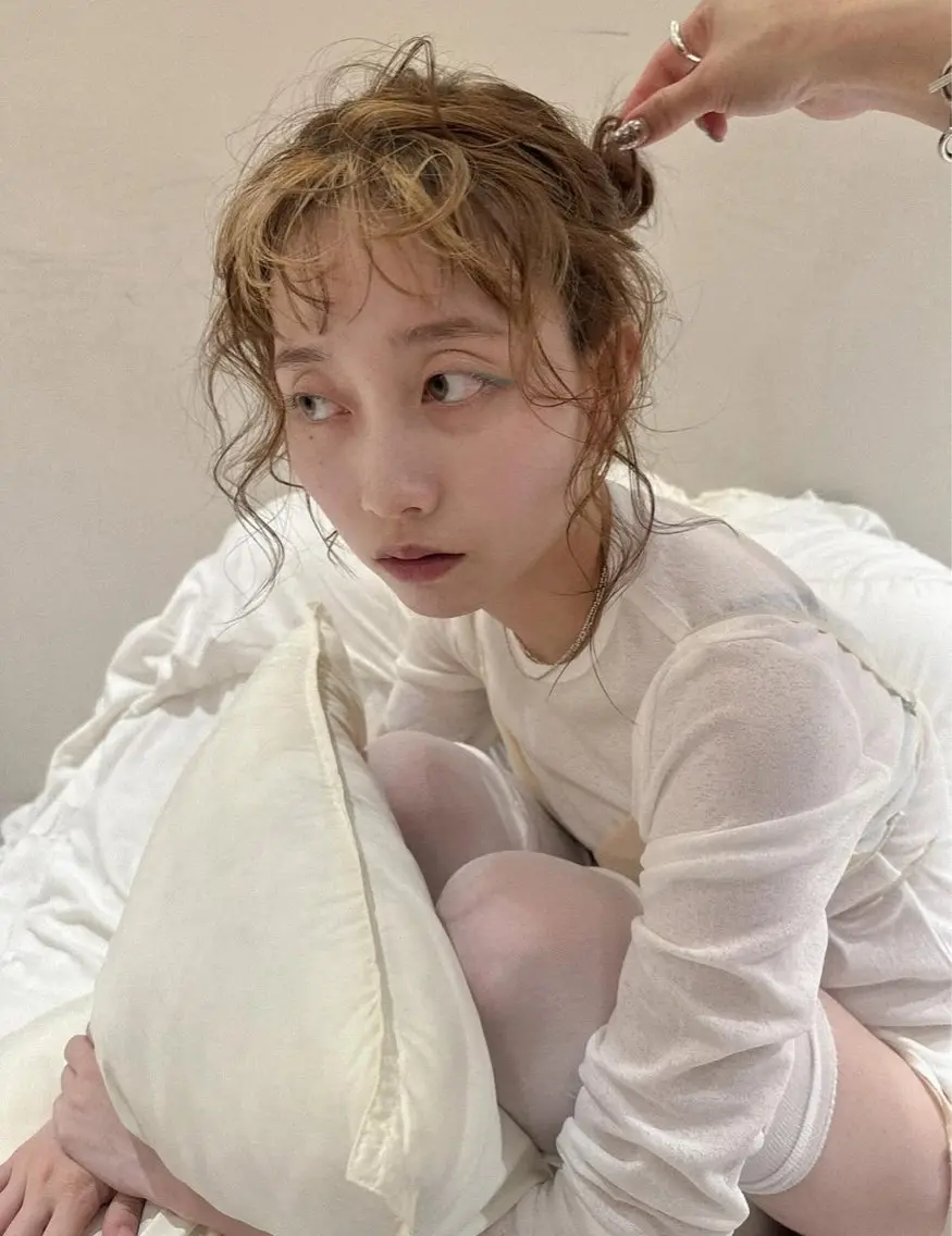 セミロング カラー 山田 麻椰のヘアスタイル