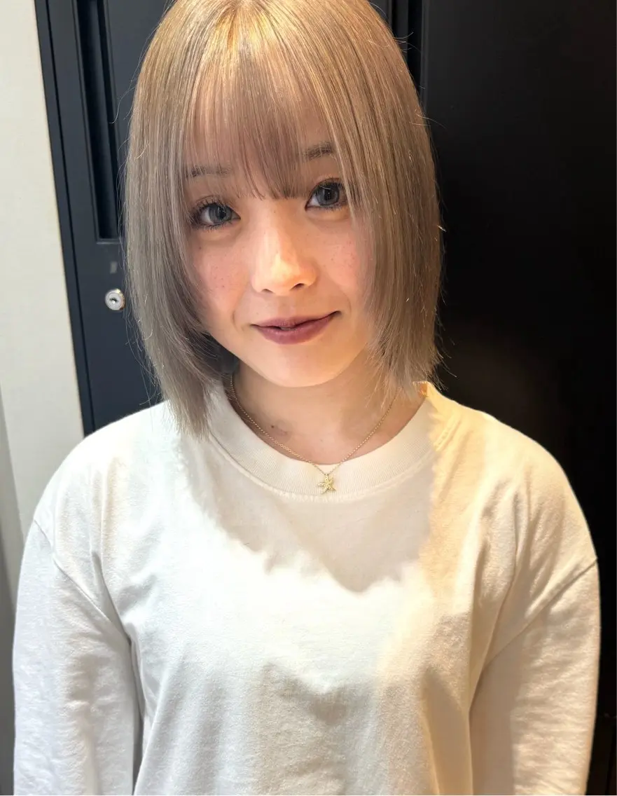 ミディアム カラー 顔周りカット レイヤーカット 須藤 優真 切りっぱなしボブのヘアスタイル