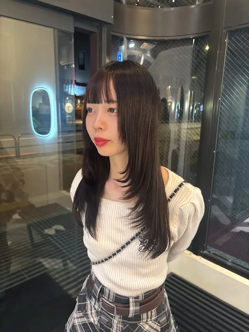 ロング カット 🫧透明感カラーレイ ヤースタイル松浦元海のヘアスタイル